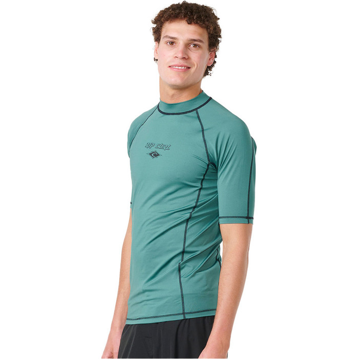 2023 Rip Curl Mnner Fade Out UPF Performance Kurzrmelige Lycra-Weste 145MRV - Washed Green